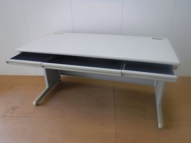 平デスク ( オカムラ ) ニューグレー / 幅1400 //0005982-1