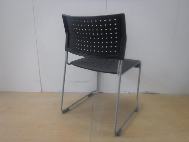 スタッキングチェア(アイリスチトセ)ブラック//0006629-1