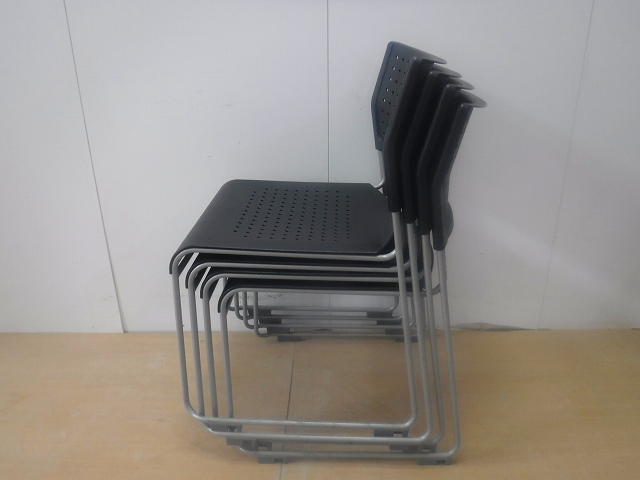 スタッキングチェア(アイリスチトセ)ブラック//0006629-1