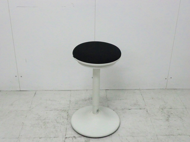 ピルエット( オカムラ ) ブラック / 昇降式スツール/0-200000006883-1