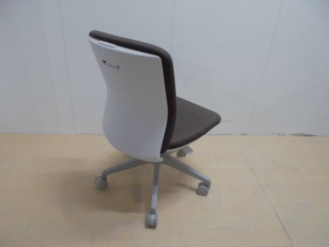 OAチェア(アイリスチトセ)ブラウン/肘無/ 0007872-1