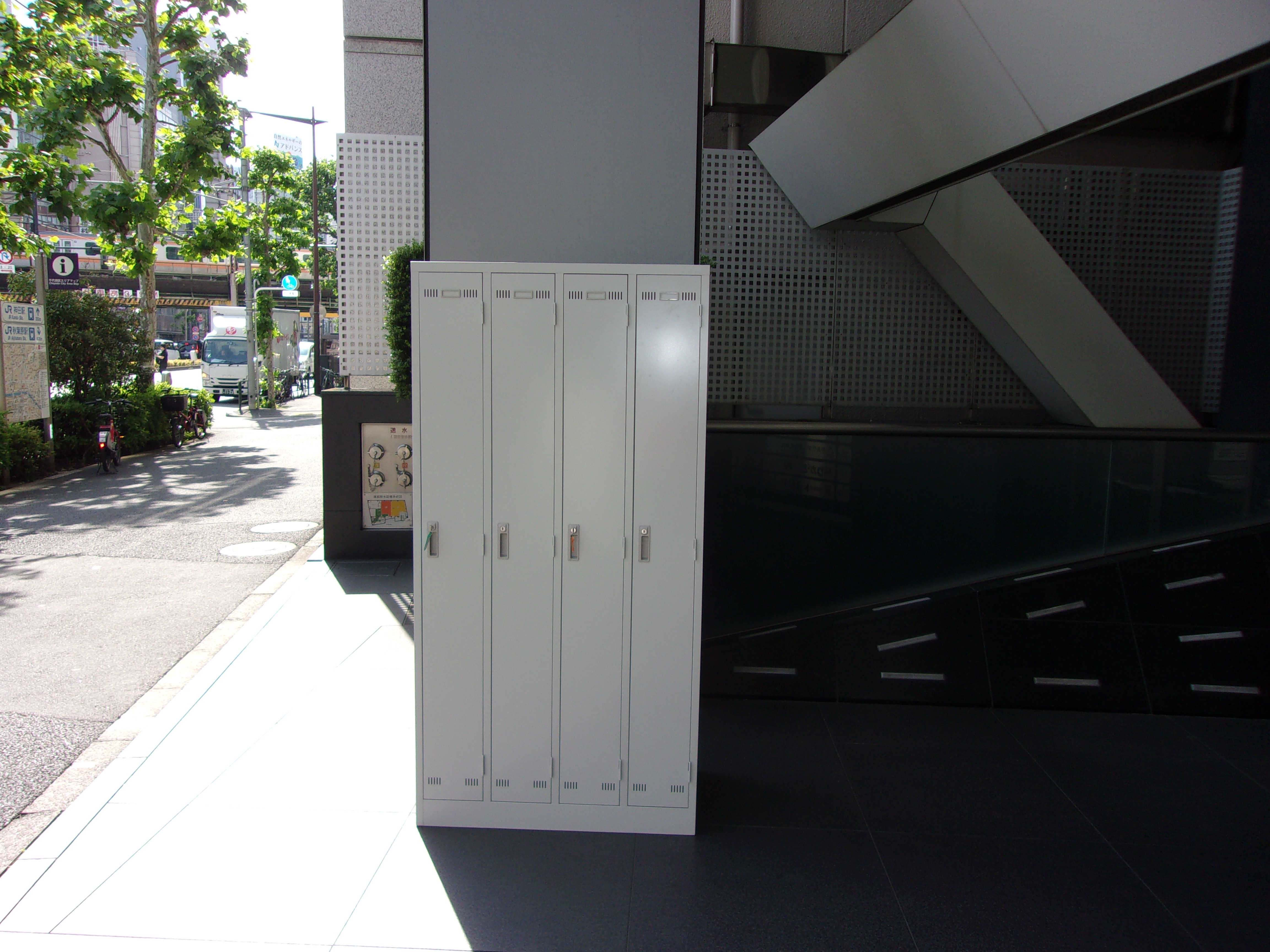 4人用ロッカー(ライオン)/ニューグレー/0008419-1