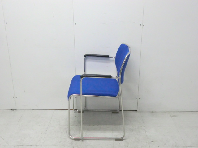 スタッキングチェア ( その他 ) ブルー / 肘有/ 0008713-1