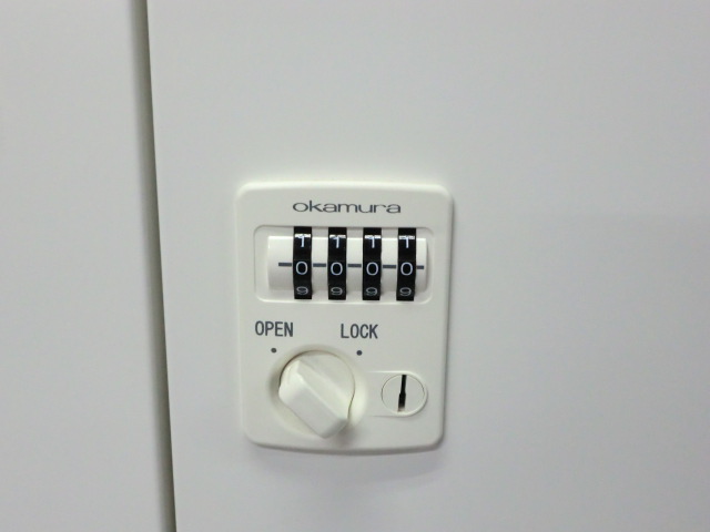 6人用パーソナルロッカー ( オカムラ ) ホワイト //0008942-1