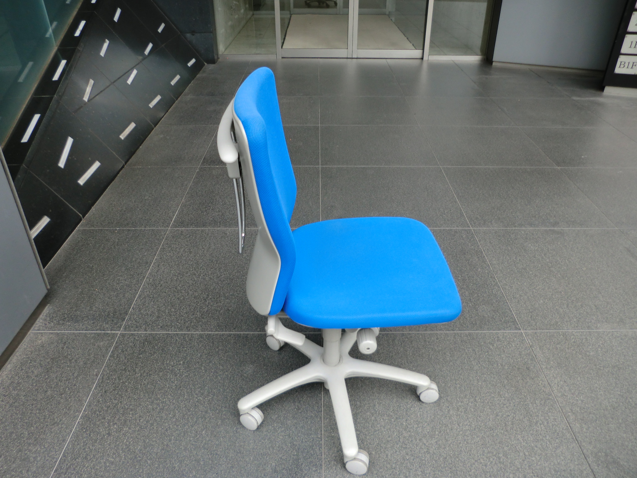 OAチェア肘無(オカムラ)/カロッツア/ 0009547-1