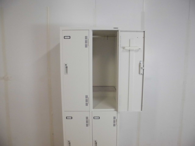 4人用ロッカー (ライオン) / ホワイト/0011329-1