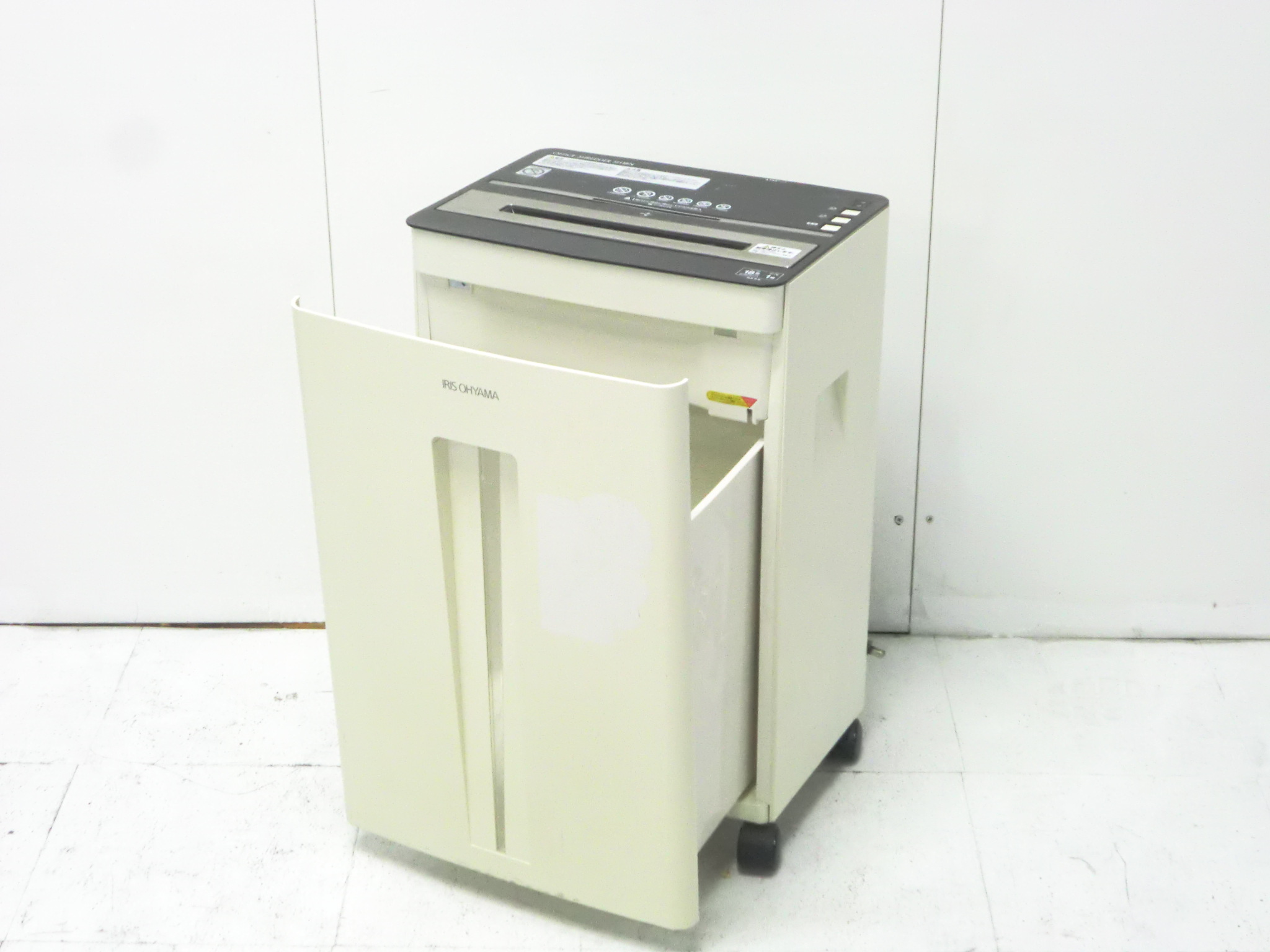 シュレッダー ( アイリス ) ホワイト // 0011634-1