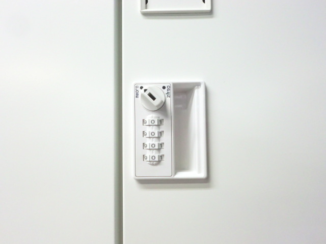 15人用ロッカー ( オカムラ ) ホワイト / ダイヤル錠/0011879-1