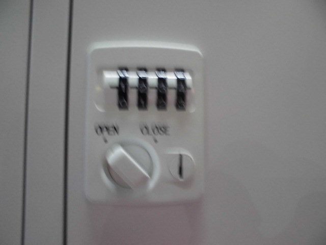 ナイキ/ホワイト/ダイヤル/12人用ロッカー