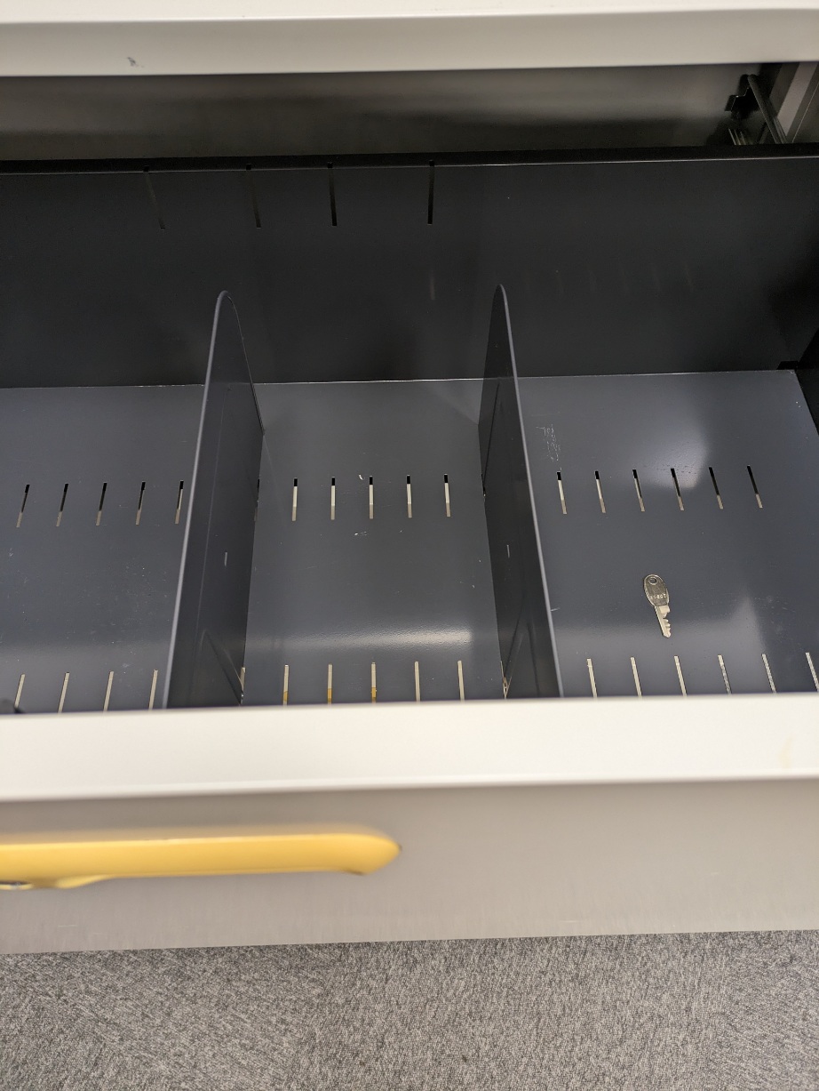 プラス/ホワイト/ラテラル3段/0014053-1