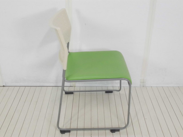 チトセ/グリーン/【中古】スタッキングチェア