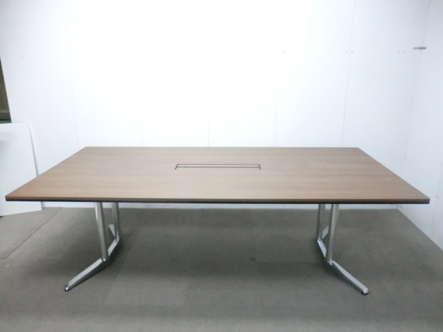 オカムラ / 木目調 / 【中古】 大会議テーブル/ 0015638-1