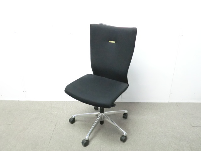オカムラ/フィーゴ/ブラック / 【中古】 OAチェア肘無し
