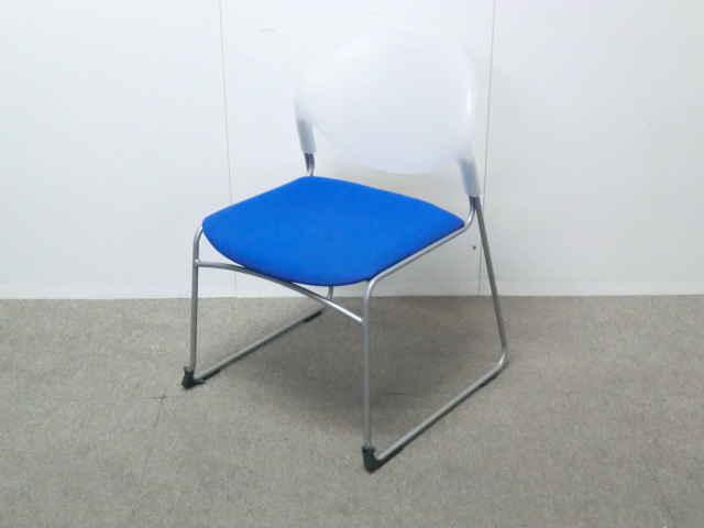 イトーキ / クリケット / ブルー / KLC-111CB-Z5N7 【中古】 スタッキングチェア