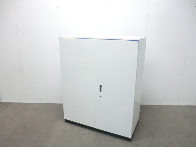 クロガネ / ホワイト / 【中古】 両開きキャビネット