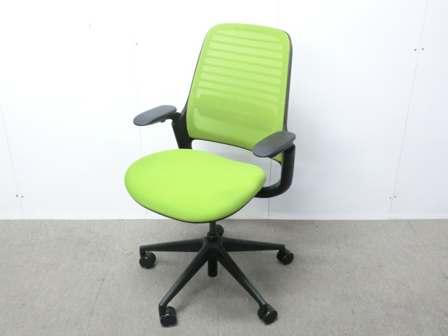 Steelcase / Series1 / ライトグリーン / 【中古】 OAチェア肘有