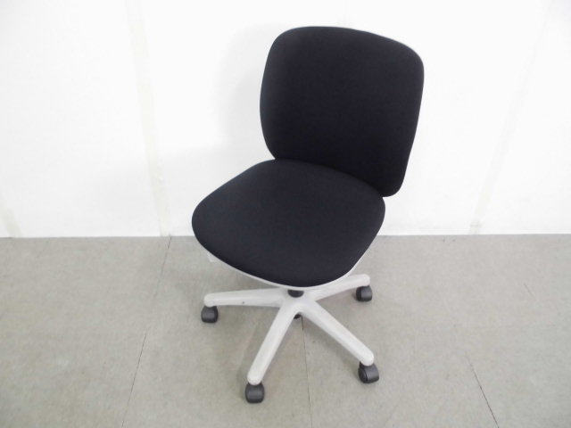 ウチダ / エニーザ / ブラック / OAチェア肘無