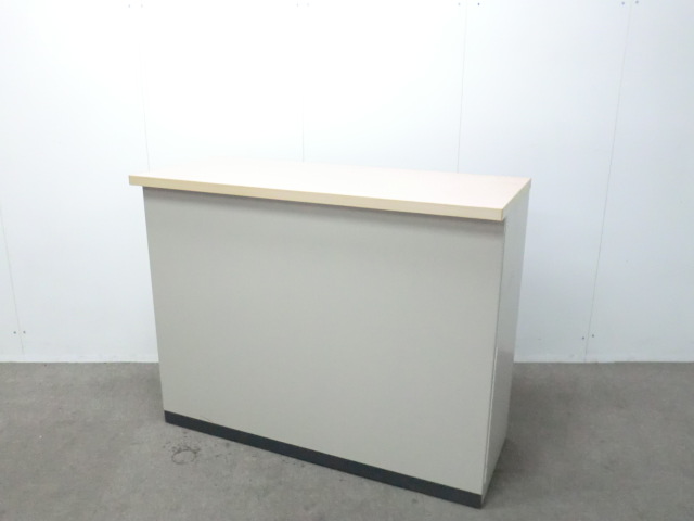 ハイカウンター / 木目調 / 【中古】 引戸収納付き