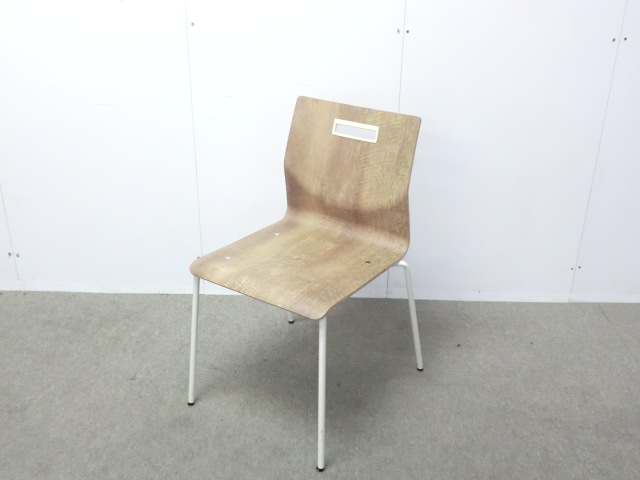 オカムラ/アルトピアッツァ/木目調/【中古】スタッキングチェ