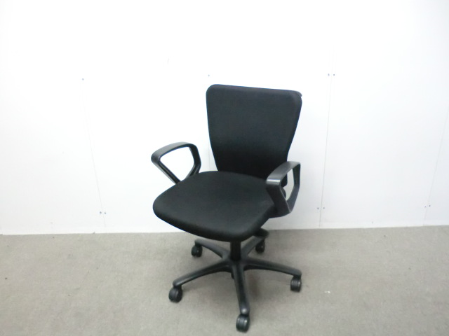 オカムラ / カロッツァ / ブラッ ク / CK33GR FS16 【中古】 OAチェア肘有
