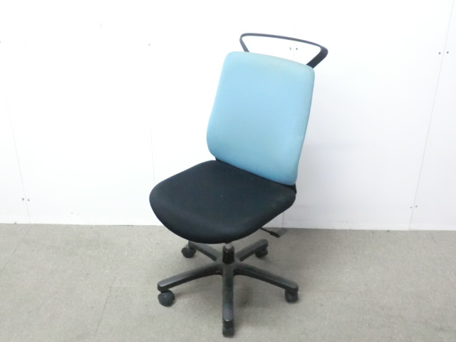 イトーキ/トルテ-R/ライトブルー/【中古】 OAチェア肘無