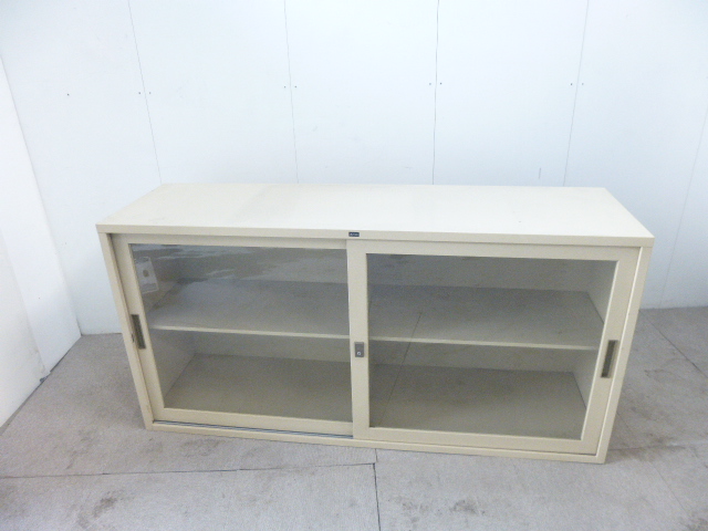 ウチダ/アイボリー/ガラス引違キャビネット/【中古】