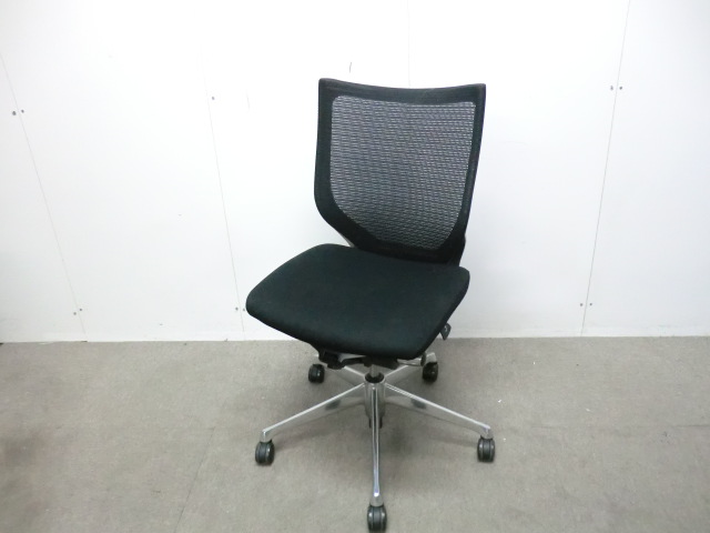 オカムラ / バロン / ブラック 【中古】 OAチェア肘無