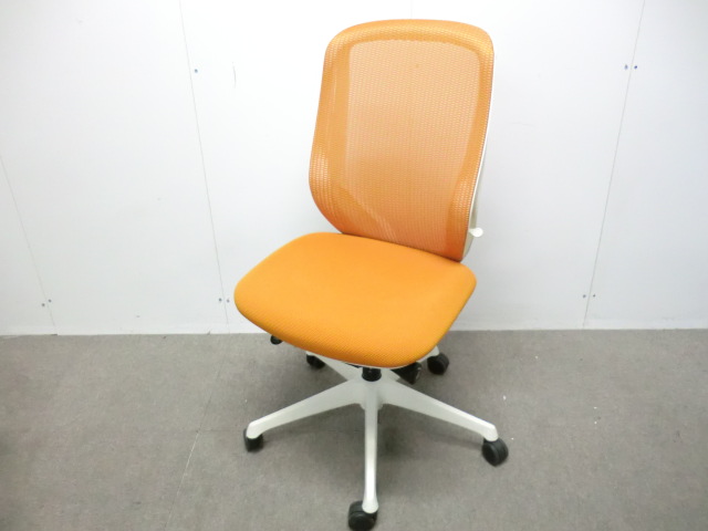 オカムラ/シルフィ/ オレン / 【中古】 OAチェア肘無し