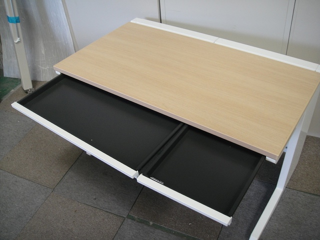 65248平デスク オカムラ 木目調/1035767-1