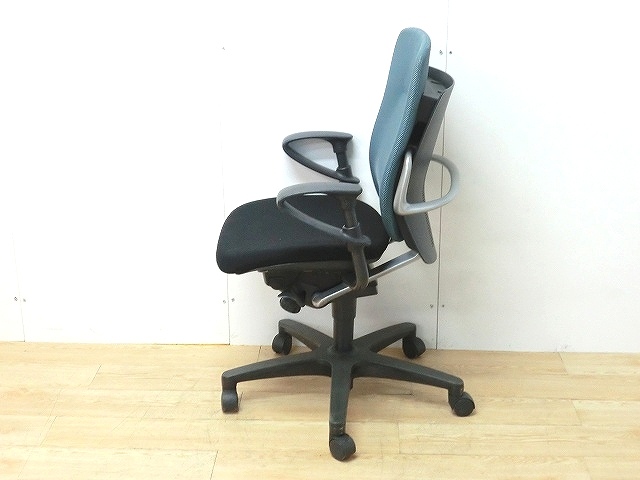 オフィスチェア ( イトーキ ) ブルー / 66244 / 肘有/ 1039903-1