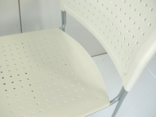スタッキングチェア アイリスチトセ ホワイト 68975/ 1040022-1