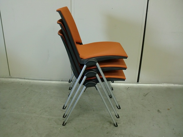 スタッキングチェア イトーキ オレンジ 68804/ 1041269-1