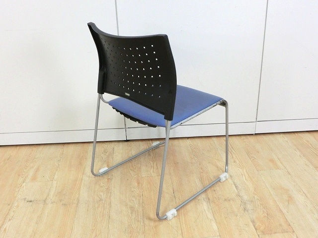 スタッキングチェア トキオ ブルー 73375/ 1043262-1